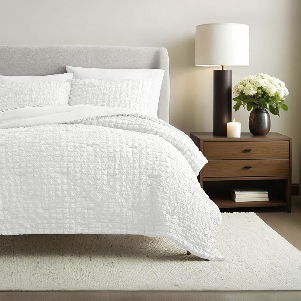 NEW! Seersucker Textured Down Alternative Comforter Set King White